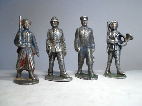 Aufstellfiguren aus - 4,