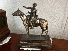 WW2 Soldat auf Pferd Skulptur