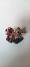 Soldat mit Mörser Geschütz
