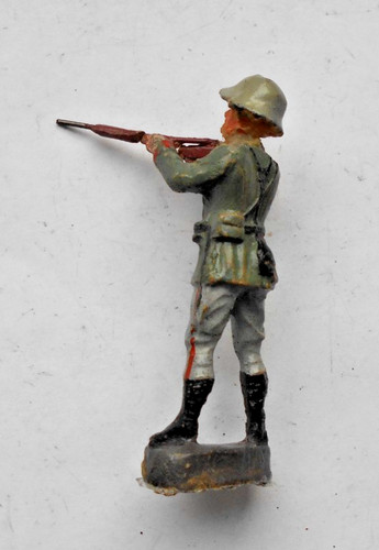 Soldat schießend ähnlich - schießend,,