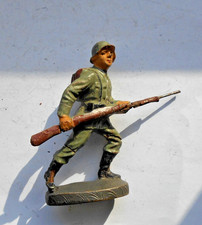 Soldat mit gezogenem Gewehr