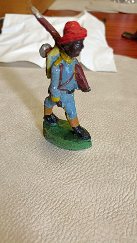 Massefigur soldat mit - mit, gewehr
