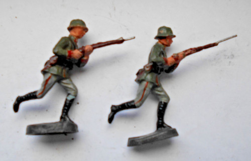 Soldaten laufend schießend - 2,